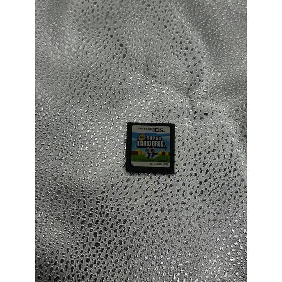 New Super Mario Bros. for the Nintendo DS Japanese - Picture 1 of 2
